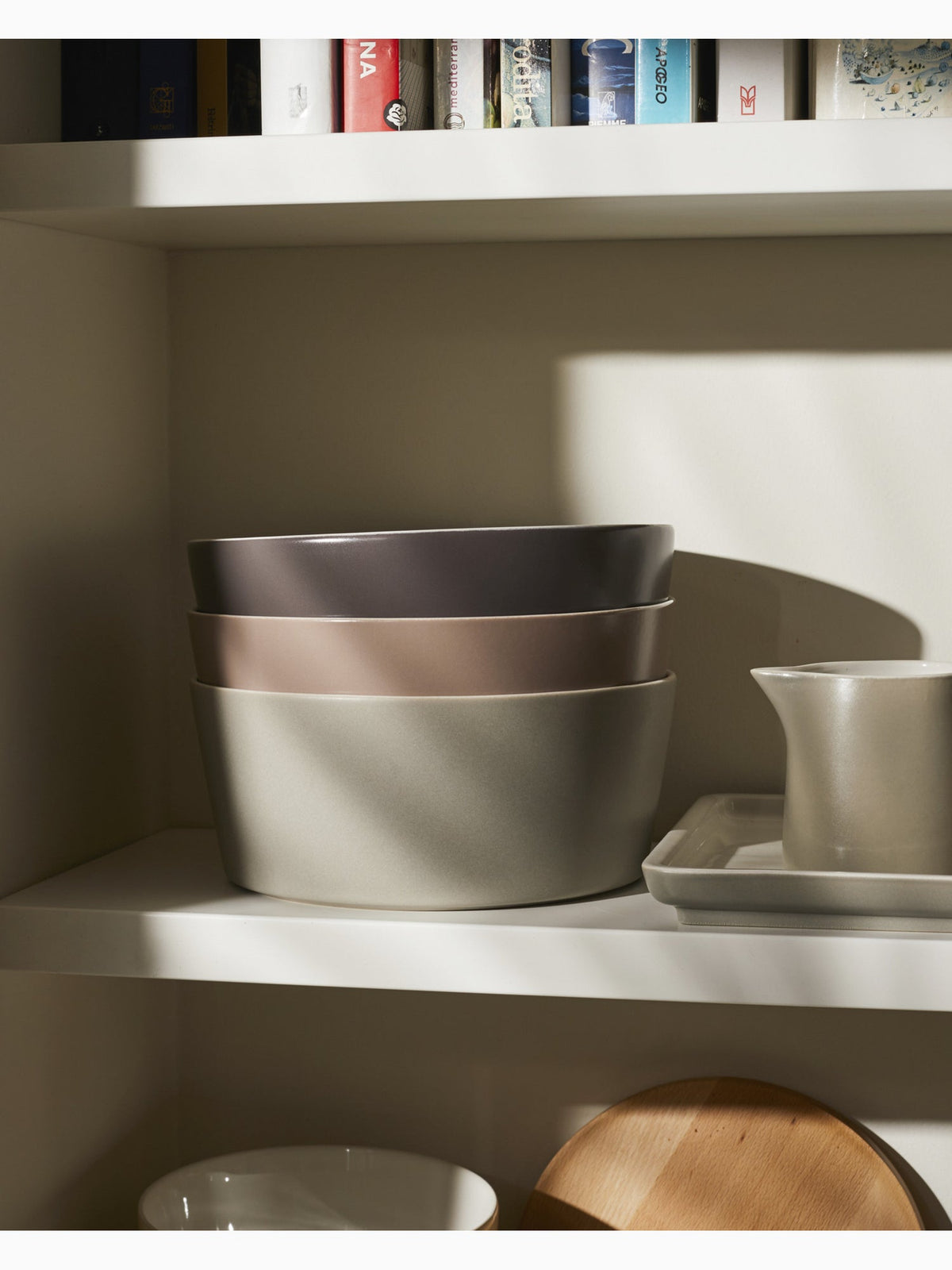 Tonale Salad Serving Bowl, Light Grey, Alessi (3)