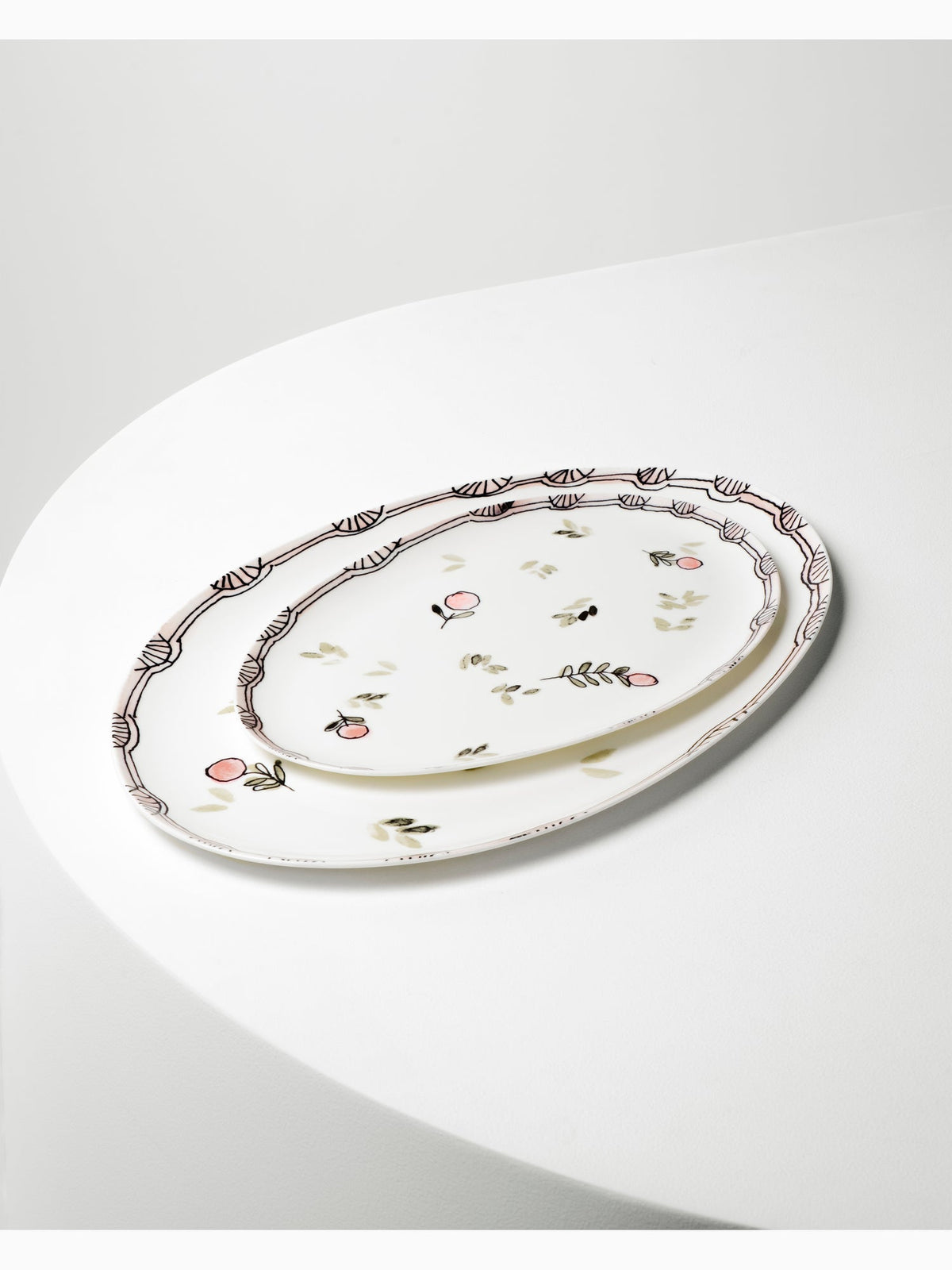Midnight Flowers Oval Plate °2 S, Mirtillo Nude, Serax (2)